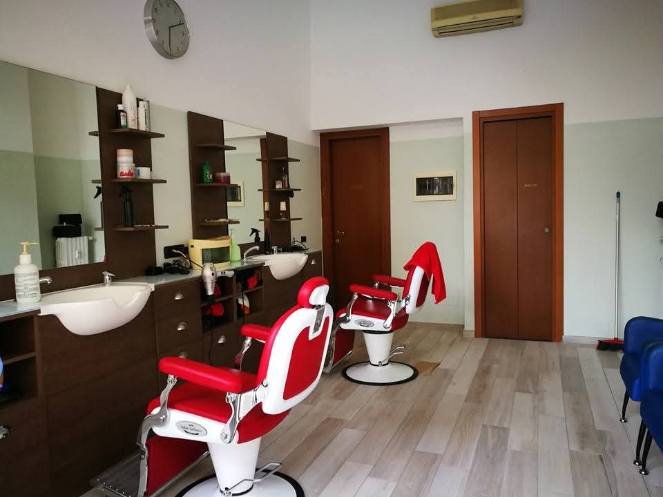 LocalShop24 - Quintouomo parrucchiere